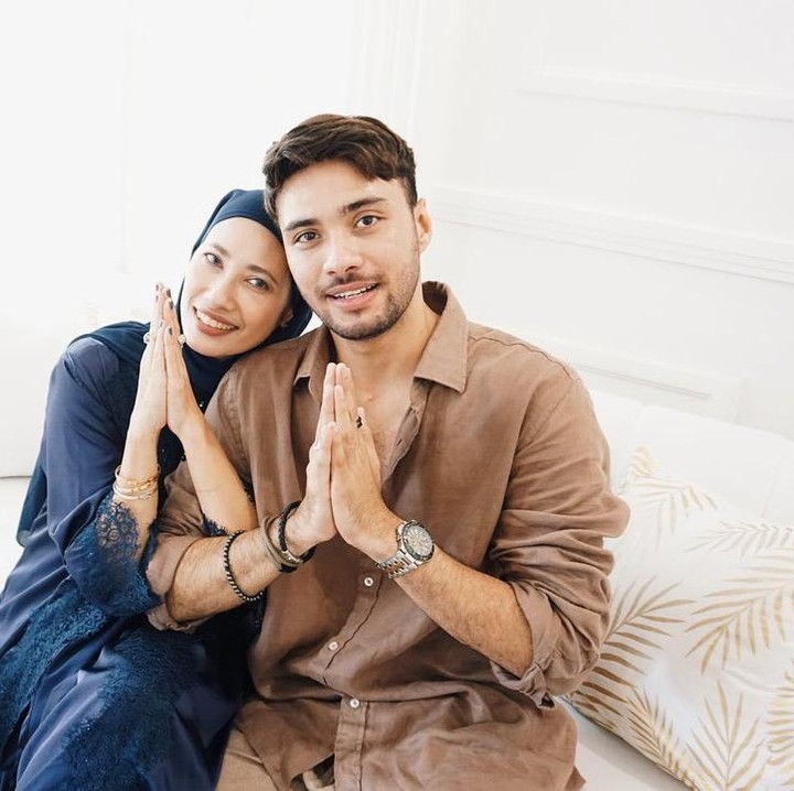 <p>Di salah satu postingan, pria 28 tahun ini juga membagikan momen kebersamaan dengan saudara perempuannya yang cantik. (Foto: Instagram @refalhady)</p>