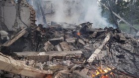 Korban Selamat Beberkan Situasi Horor Rusia Bom Sekolah di Ukraina