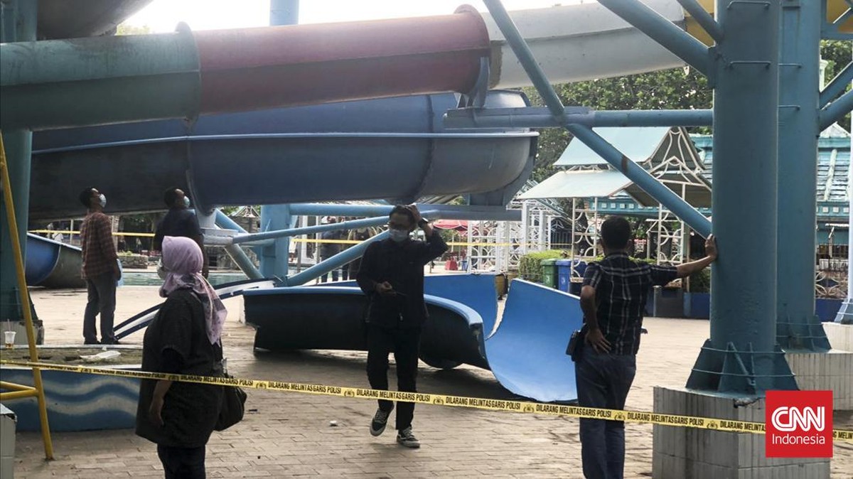 FOTO: Penampakan Perosotan Ambrol Kenjeran Park Surabaya