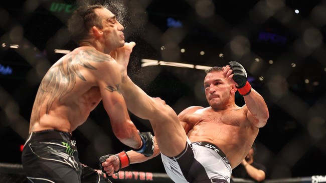 Tony Ferguson sempat disebut sebagai satu-satunya petarung yang bisa menandingi Khabib Nurmagomedov. Namun kini ia malah terus-menerus kalah di UFC.