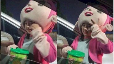 img-title Viral Pengamen Badut Cilik Cantik di Lampu Merah, Netizen Heboh Mau Adopsi