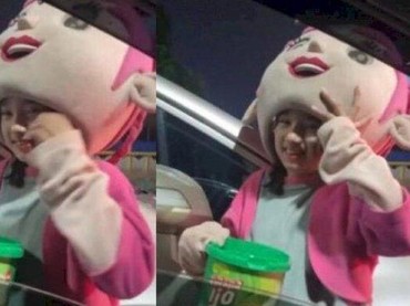 Viral Pengamen Badut Cilik Cantik di Lampu Merah, Netizen Heboh Mau Adopsi