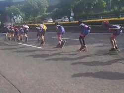 Bukan buat Sepatu Roda, Ini Bahayanya Inline Skate di Jalan Raya