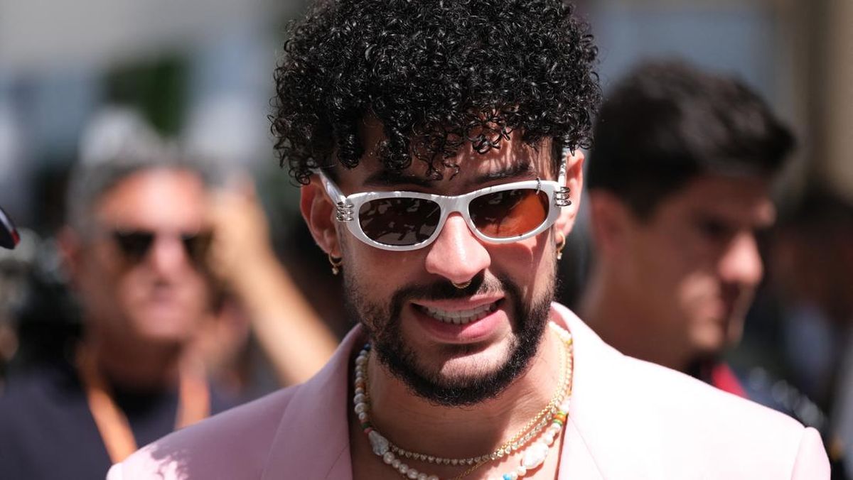 Bad Bunny Sengaja Skip AS dalam Tur karena Ada Agen ICE