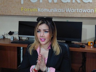 img-title Mobil Mewah Kena Rampok, Barbie Kumalasari Terguncang dan Syok