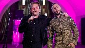 FOTO: Konser Dukungan U2 untuk Ukraina di Kyiv