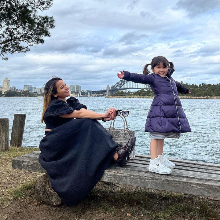 <p>Acha Septriasa dan Vicky Kharisma dikaruniai seorang putri cantik bernama Bridgia Kalina Kharisma pada 2017 lalu. Ia kini sudah tumbuh menjadi gadis cilik nan cantik, Bunda. (Foto: Instagram @septriasaacha)</p>