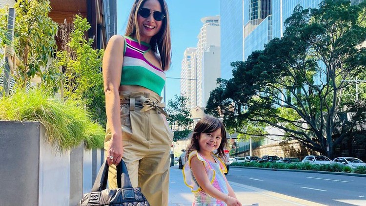 Bridgia Kalina Kharisma Anak Acha Septriasa Bridgia Kalina Kharisma Anak Acha Septriasa