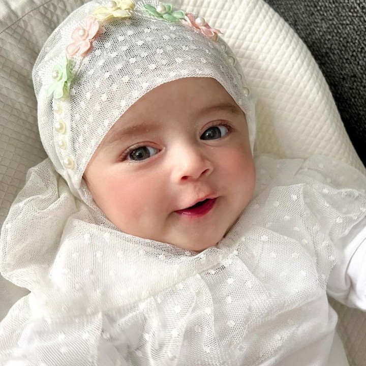 <p>Cantik mengenakan hijab putih, putri pertama Ali Syakieb dan Margin Wieheerm ini memiliki nama yang cukup unik, yaitu Guzelim Aracelli Ali Syakieb. (Foto: Instagram @Marginw)</p>