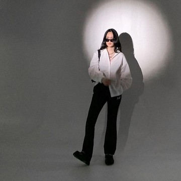 img-title Inspirasi Gaya Formal yang Edgy ala Bella Clarisa! Cocok untuk Tampil Stylish ke Kantor