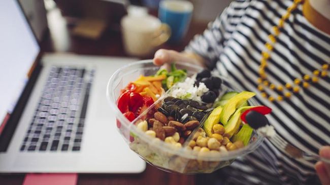 3 Makanan yang Bisa Bakar Lemak Perut