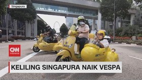 VIDEO: Keliling Singapura Naik Vespa