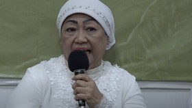 Lily Wahid, Politikus Kritis Cucu Pendiri NU