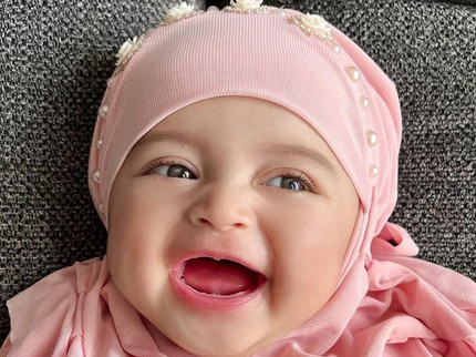 7 Potret Gemas Guzel Anak Ali Syakieb dan Margin Wieheerm, Cantik Berhijab Bun