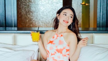 img-title Tampilan Polos Natasha Willona Saat Makan di Warung Emperan Disorot