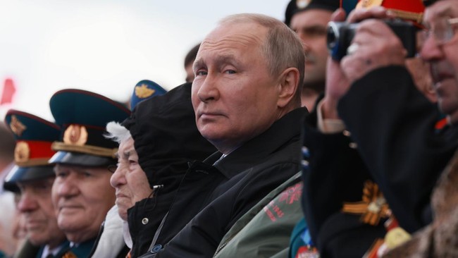 Rusia diprediksi bakal mengalami keruntuhan dalam waktu dekat lantaran sejumlah masalah yang selama ini berupaya diredam rezim Presiden Vladimir Putin. Apa itu?