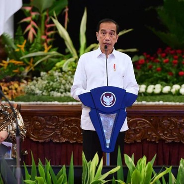 Jokowi Izinkan Warga Tak Pakai Masker di Ruangan Terbuka