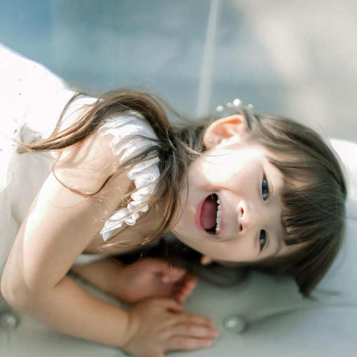 <p>Bagaimana tidak, dalam potret yang kerap dibagikan orang tuanya, ia selalu tampak manis dan imut. (Foto: Instagram @frandaaa87)<br /><br /><br /></p>