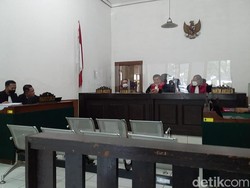 Pejabat Kemenag Jabar Didakwa Korupsi Dana Soal Ujian Madrasah Rp 7,5 M!