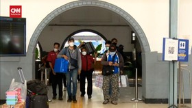 VIDEO: 6 Hari Lebaran, Stasiun Senen Masih Padat Pemudik