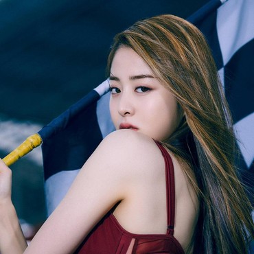 Lirik Lagu Stupid in Love - MAX feat. Yunjin of LE SSERAFIM