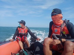 Terseret Arus, Turis Asal Surabaya Hilang di Pantai Batu Bolong