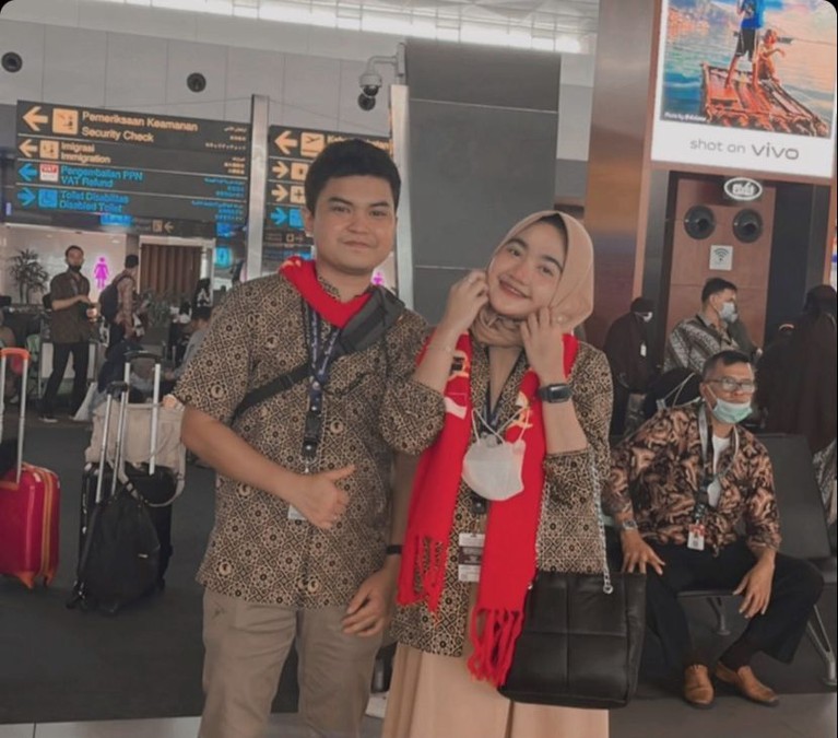 Audi Rizaldy Umroh Bareng Kekasih Audi Rizaldy Umroh Bareng Kekasih