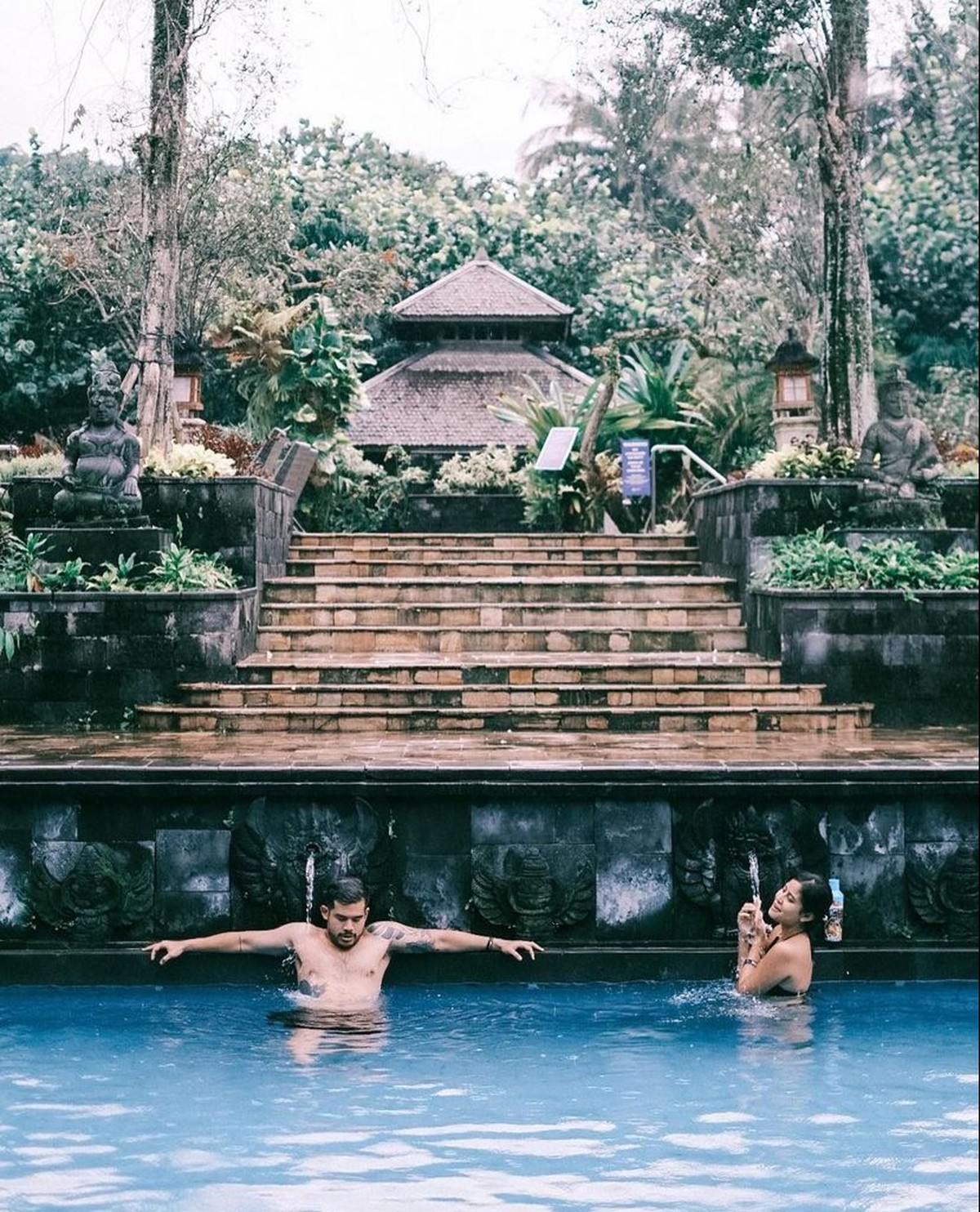 Awkarin dan Ariel Nayaka