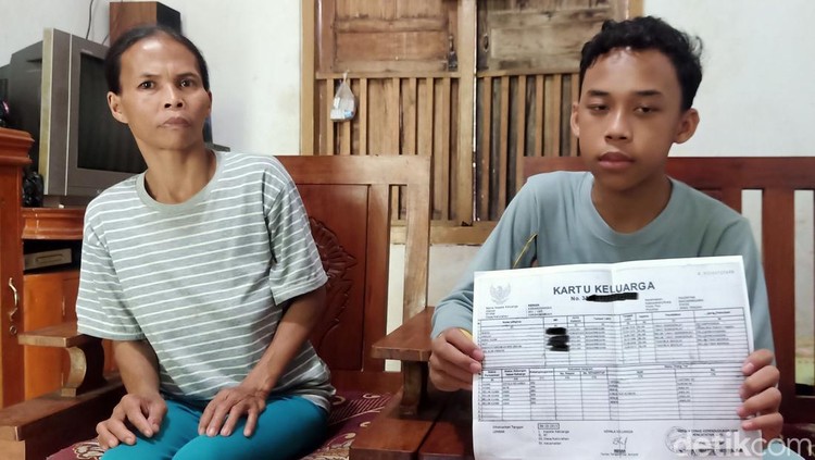 Bocah Banjarnegara pemilik nama unik Namanya Hasan Faturahman Apik Ora Um bila ditilik dengan bahasa Indonesia menjadi Hasan Faturahman Bagus Tidak Om.