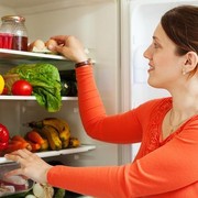 7 Buah Ini Ternyata Nggak Perlu Masuk Kulkas, Bisa Kehilangan Manfaatnya Lho!