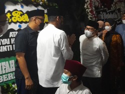 Datang Melayat, Cak Imin dan Sandiaga Kenang Lily Wahid Sosok Berintegritas
