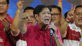 Marcos Jr Klaim Menang Pilpres Filipina, Langsung ke Makam Ayah