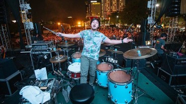 img-title Inikah Tanda Awal Brian Sang Drummer Hengkang dari Sheila On 7?