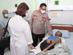 Senangnya Pria 46 Tahun di Nganjuk Bisa Berobat Setelah Lumpuh Sejak SD