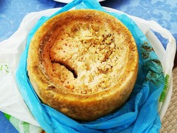 Ini Casu Marzu, Keju Paling Berbahaya di Dunia