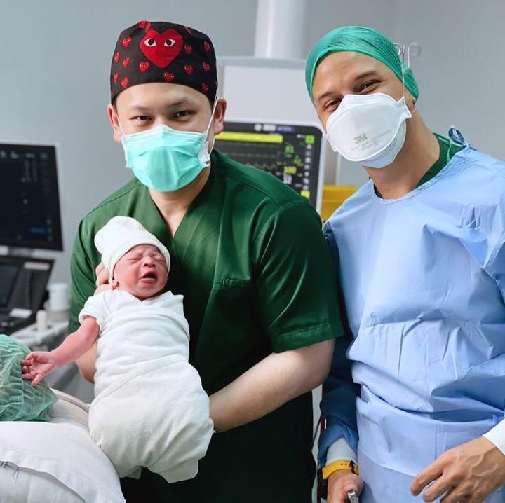 <p>Melalui postingan di Instagram, Lidi menceritakan bagaimana proses persalinannya berlangsung. (Foto: Instagram @lidibrugman)<br /><br /><br /></p>