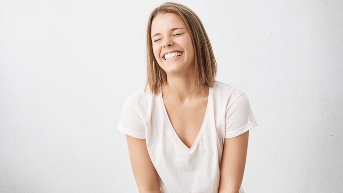 Beauties, Percaya Nggak Kalau Senyum Kamu Bisa Berubah Seiring dengan Bertambahnya Usia? Ini Faktanya!
