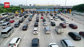 VIDEO: Antrian Di Gerbang TOL Cikatama Arah Jakarta Masih Mengular