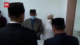 VIDEO: Mengharukan, Ijab Kabul Pasangan Penganten Di Ruang ICU