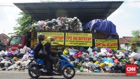 Warga Blokade TPST Piyungan, DIY Terancam Darurat Sampah
