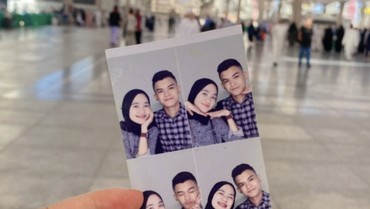 Adik Audi Marissa Jalani Umrah Bareng Kekasih