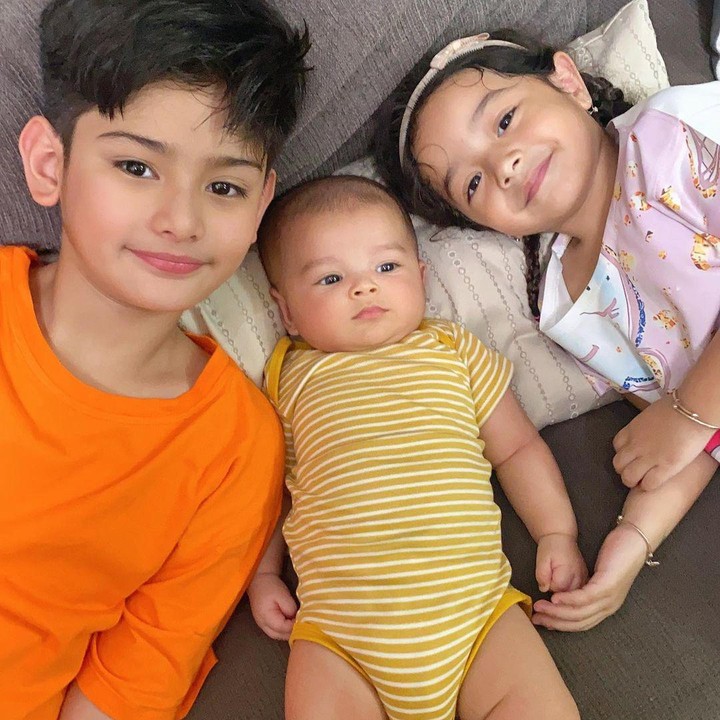 <p>King Faaz merupakan anak pertama di keluarga Fairuz A Rafiq dan Sonny Septian. Ia memiliki dua orang adik yang bernama Queen Eijaz dan King Zhafi. (Foto: Instagram @fairuzarafiq)</p>