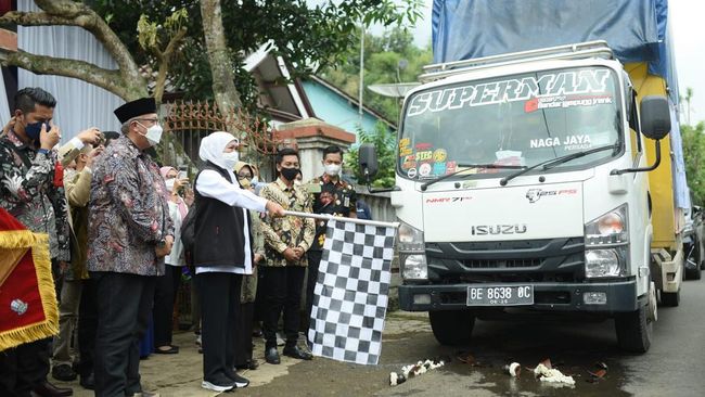 Para petani kopi Koperasi Kopi Wonosalam binaan Bank Indonesia Jawa Timur berhasil menembus pasar global dengan ekspor kopi Excelsa Wonosalam ke Malaysia.