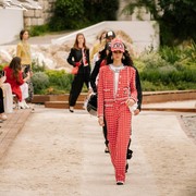 Gaya Elegan Keluarga Kerajaan Monako Jadi Inspirasi Koleksi Terbaru Chanel