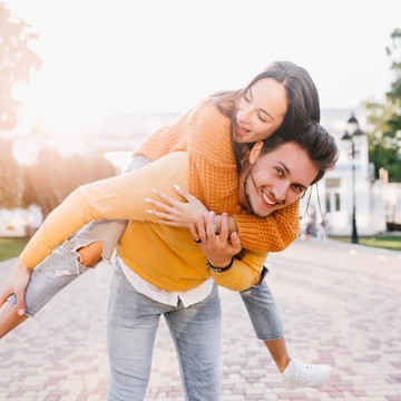 img-title Bukan Nggak Cinta, 4 Alasan Ini Bikin Perempuan Tak Mau Mengumbar Hubungan Asmara! Termasuk Kamu?