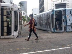Sri Lanka Rusuh, Jam Malam Diperpanjang Usai 50 Rumah Pejabat Dibakar
