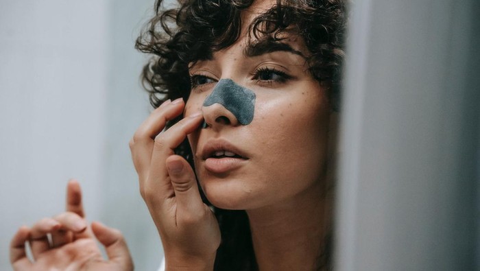 Sering Tak Disadari, 5 Kebiasaan Buruk Ini Ternyata Penyebab Komedo Terus Bertambah!