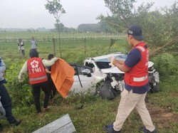 Kecelakaan Tunggal di Tol Sragen, Mobil Ringsek-Pengemudi Tewas