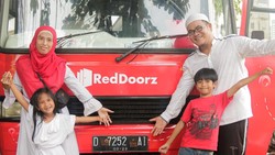 RedDoorz Berangkatkan Mudik Keluarga Ini dengan Campervan
