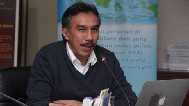 Kementerian Energi dan Sumber Daya Mineral (ESDM) sepakat untuk menaikkan tarif royalti timah seiring dengan meningkatnya harga komoditas itu.